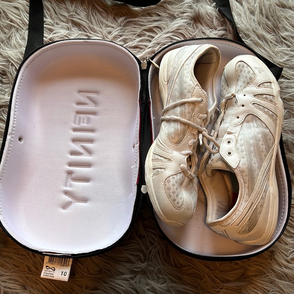 Varsity cheer shoes, little dirty, worn, in good condition tho, case included